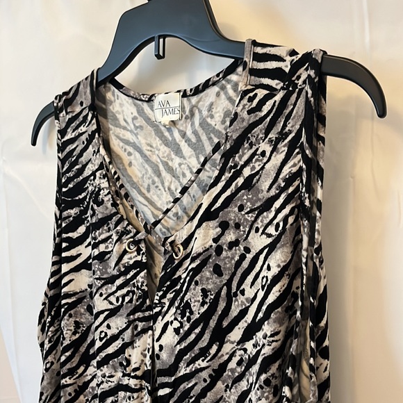 Ava James Zebra Print Wrap Top XL - Picture 4 of 5